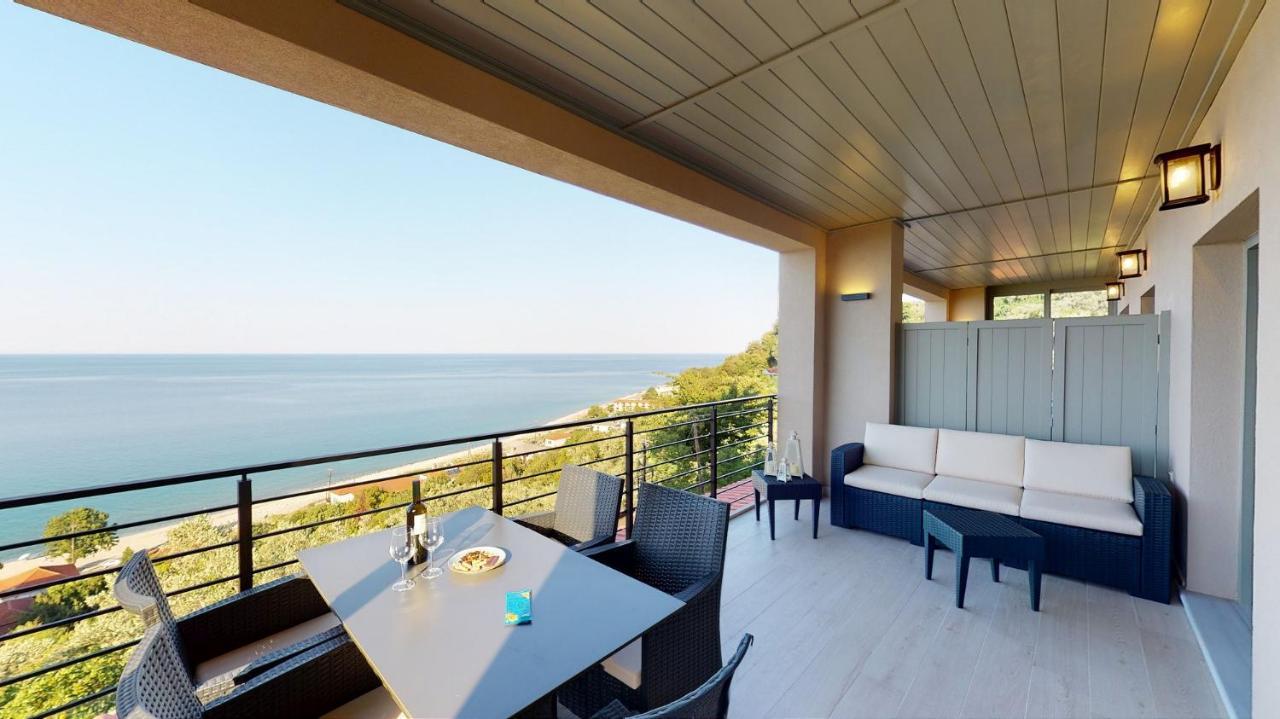 Kallia Suites- Chorefto Luaran gambar