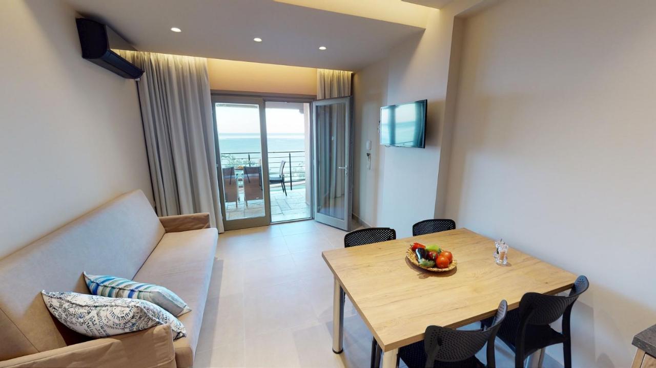Kallia Suites- Chorefto Luaran gambar